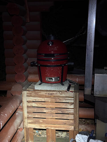 Kamado lämpiämässä